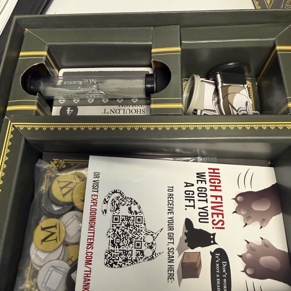 Really Loud Librarians Board Game by Exploding Kittens - Picture 4 of 8